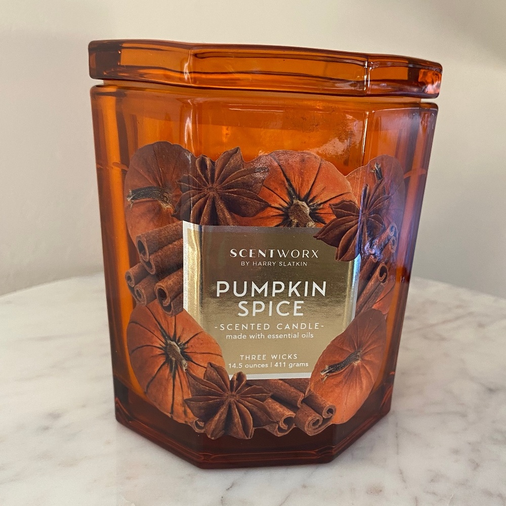 NEW  Scentworx Slatkin + Co. Pumpkin Spice 14.5 ounce candle